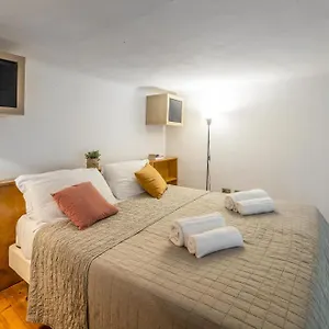 https://ausonio-14.italymilanhotels.net